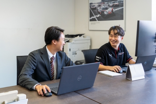 ≪横浜市都筑区&times;ポルシェ≫サービスフロント/配属場所はお住まいを考慮/年休120日/賞与4.5か月