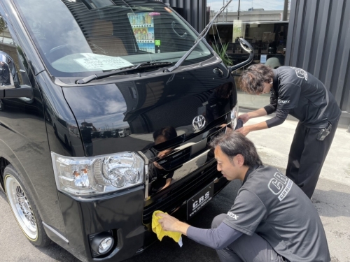 仕上げ作業風景