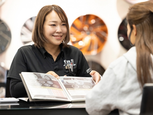 女性スタッフも活躍中☆