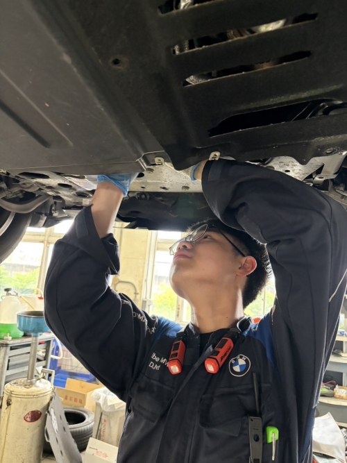 入社2年目　国産ディーラー出身