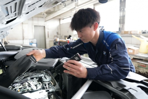 入社5年目　民間整備工場出身