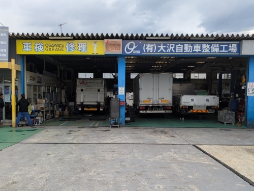 広々とした構内