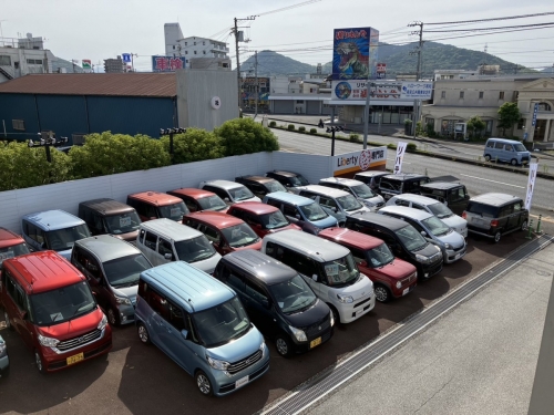 展示場！たくさん提案できる車が豊富♩