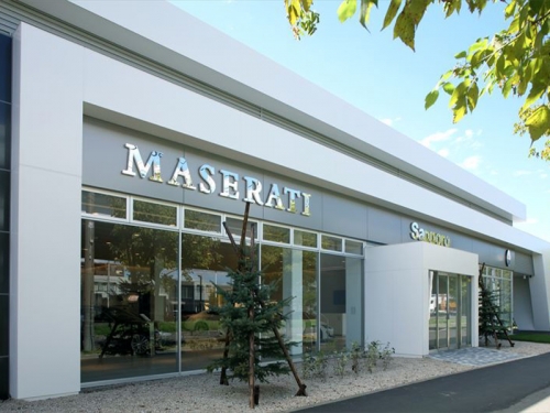 年間休日日数 平均123日！