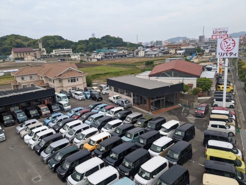 展示場／車1台ずつ丁寧に管理しています