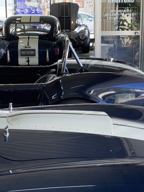 整備工場とショールーム