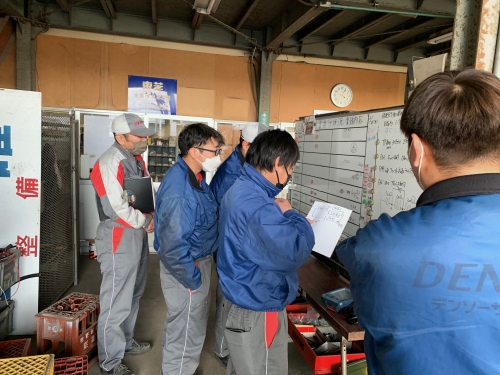 入庫スケジュール打合せ風景