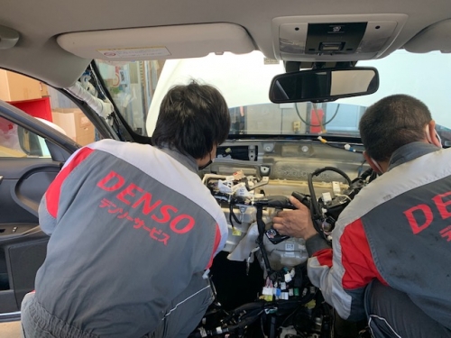 インパネ脱着風景２