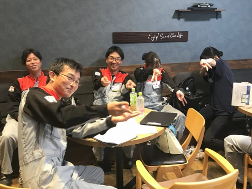 「IT企業が運営する、次世代の自動車整備工場」