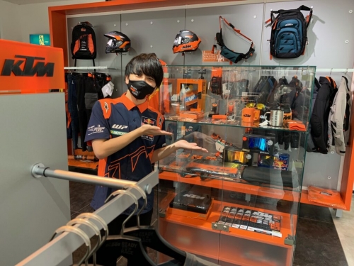 二輪メカニックで活躍したい方のご応募をお持ちしております。