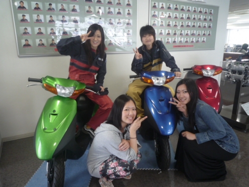 紹介写真 神奈川県 横浜テクノオート専門学校の求人情報 自動車整備専門学校の教職員 クラッチ求人