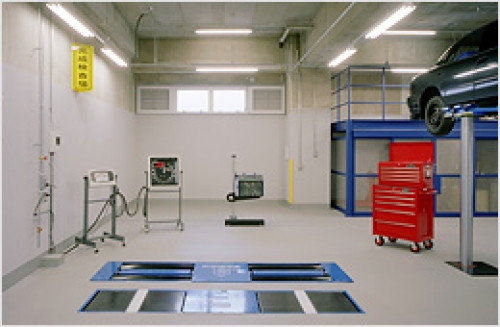 紹介写真 神奈川県 横浜テクノオート専門学校の求人情報 自動車整備専門学校の教職員 クラッチ求人