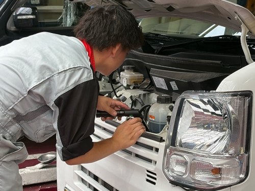 「IT企業が運営する、次世代の自動車整備工場」