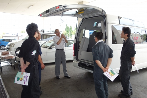 福祉車両の講習受講中