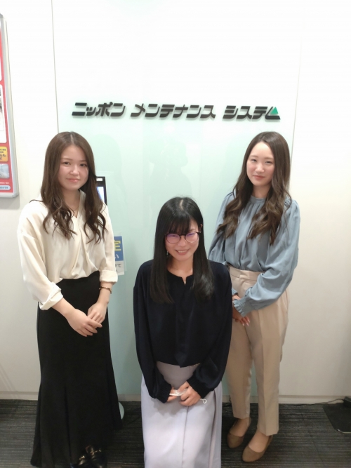 本社エントランス