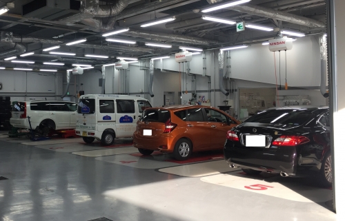 最新設備を備えた整備工場！