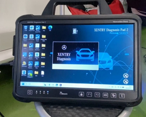 ベンツ純正診断機 Xentryの認証版を使用しています