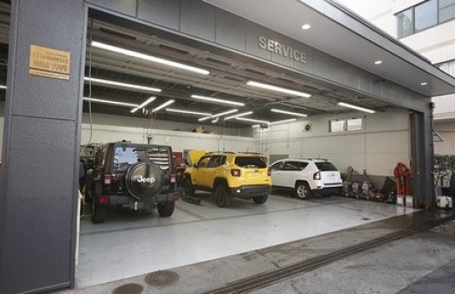 サービス工場風景