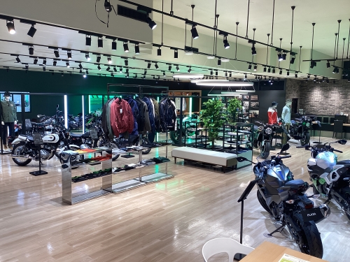 整備士資格ほか資格取得支援制度あります。