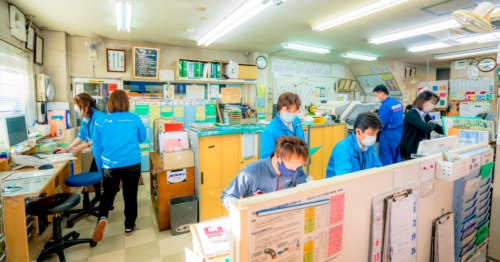 職種や年齢の垣根を越えてコミュニケーションを取っています！