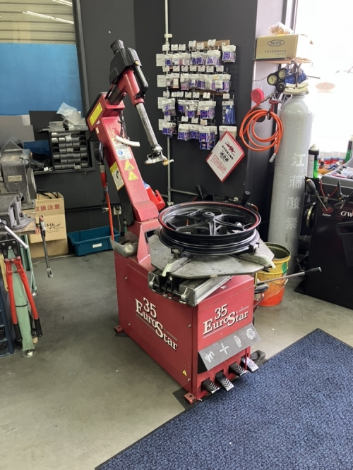 福岡店ピット3