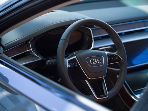 年間休日日数 平均123日！長期休暇があり