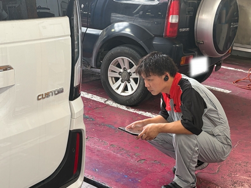 「IT企業が運営する、次世代の自動車整備工場」