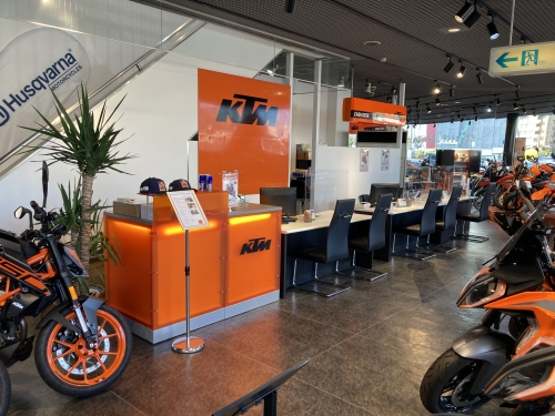 整備士資格ほか資格取得支援制度あります。