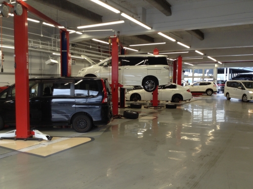 働きやすいキレイな整備工場です