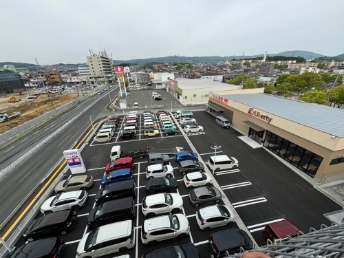 展示場／車1台ずつ丁寧に管理しています
